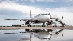 Самолет Airbus A320 авиакомпании FlyAristan